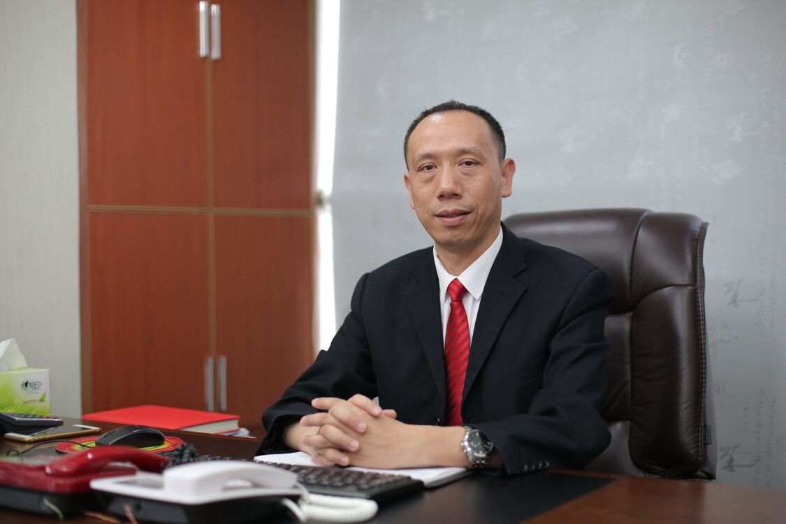 湖北恩威藥業董事長:陸華艾.jpg 湖北恩威藥業董事長:陸華艾.jpg